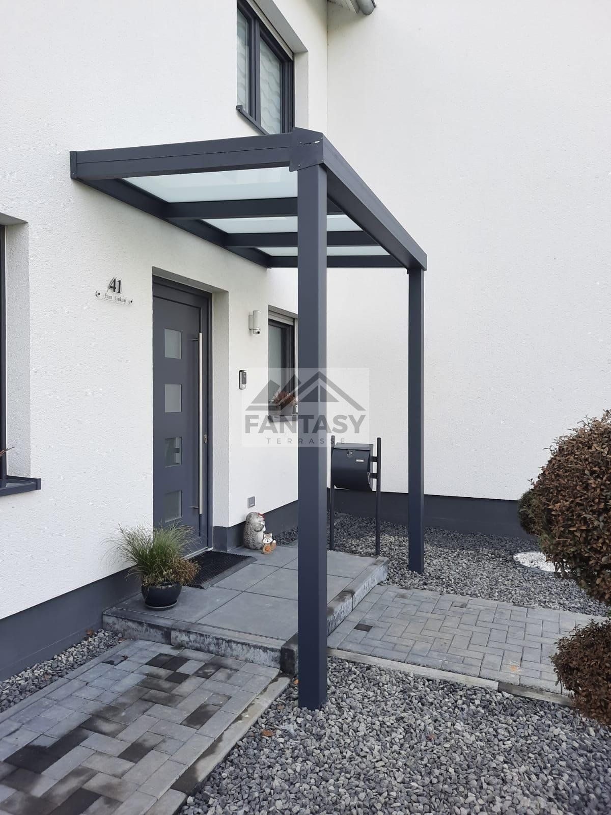Premium Vordach Eck-Lösung mit Attika-Verblendung